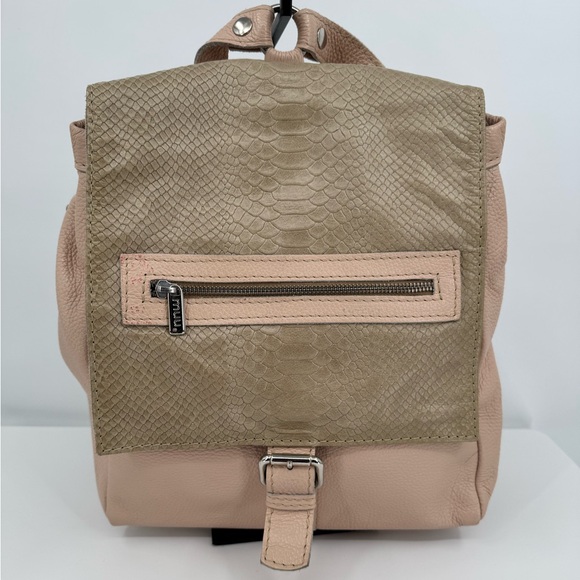 Muu Portugal Pink & Tan Pebbled & Croc‎ leather backpack adjustable - Picture 1 of 13